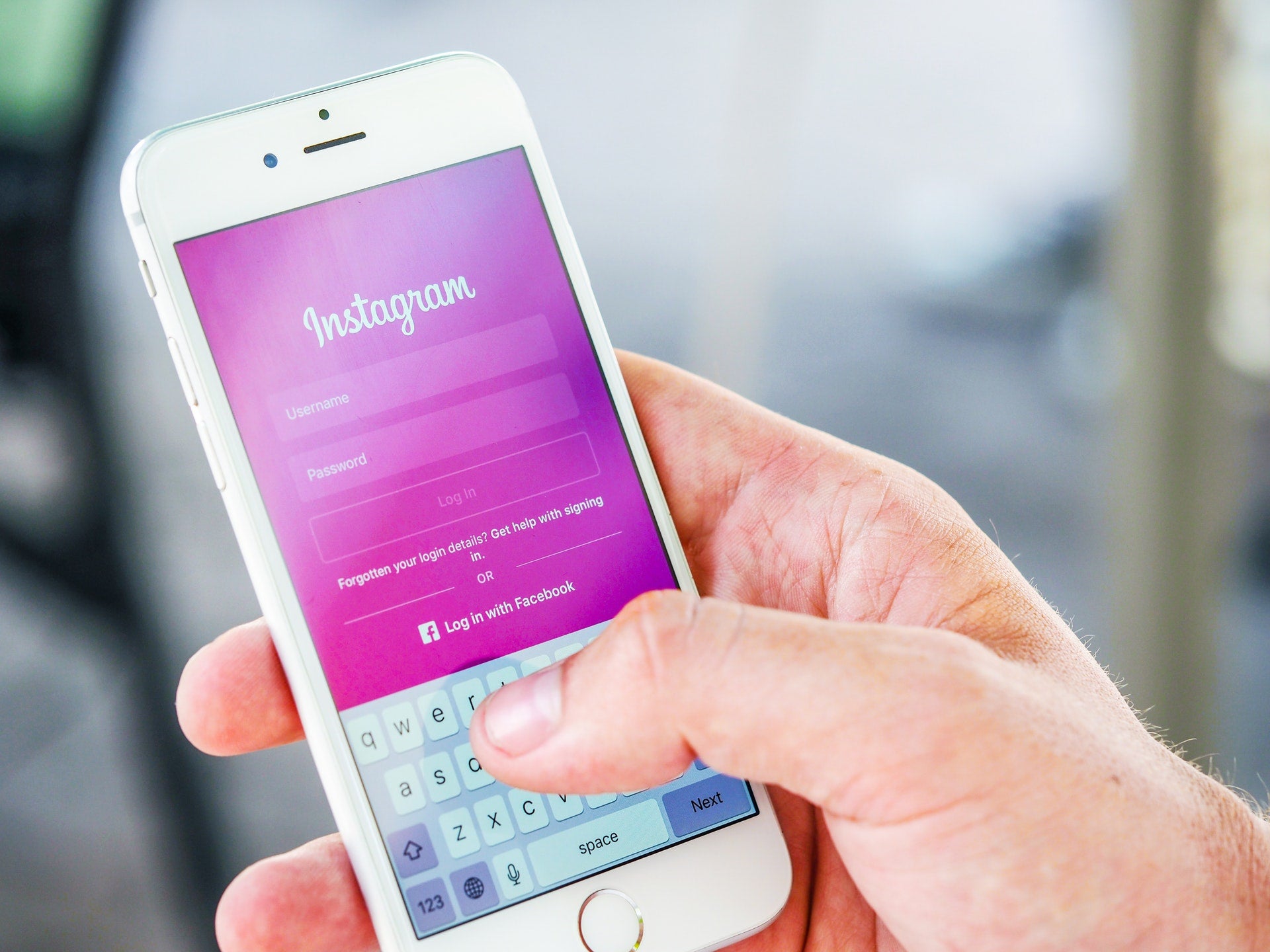 Sell on Instagram: How to optimize your Instagram bio, hashtags and posts to increase sales