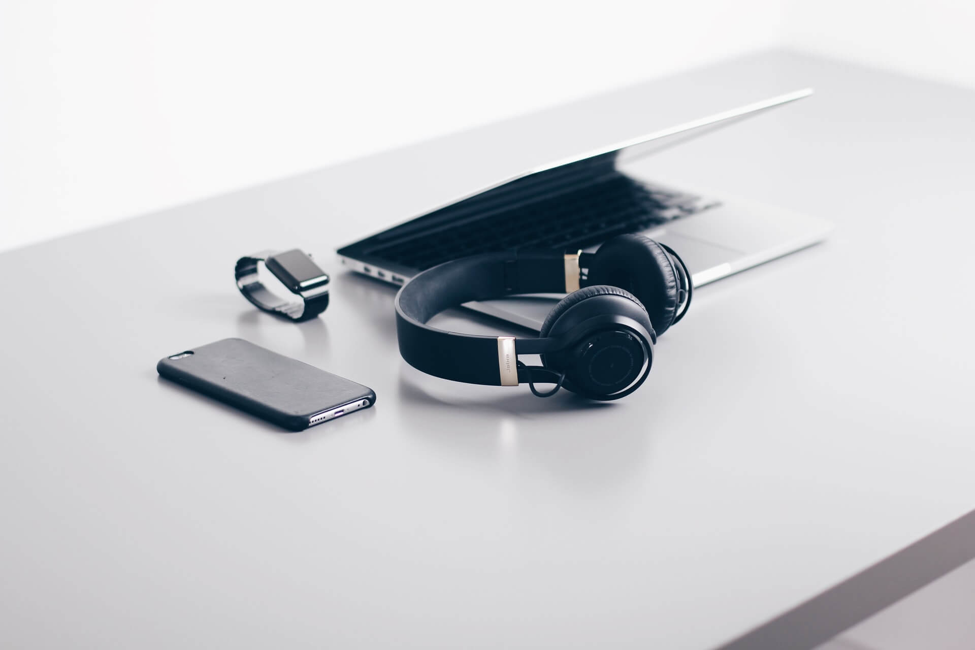 How to Set Up and Start an Online Electronics Store
